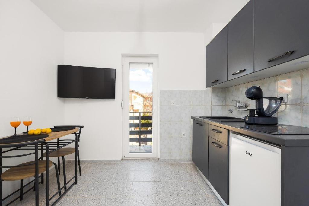 Apartmani Suhi Brod メドゥリン エクステリア 写真